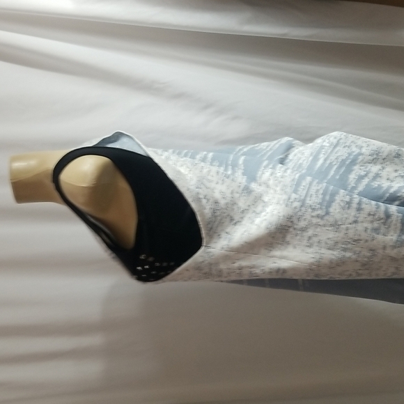 INCASHMERE TOPPER IN BLUE& WHITE-COTTON LINEN - Picture 7 of 8